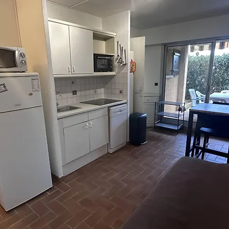 公寓 Confortable T2 Bis Aux Issambres Avec Terrasse Et Acces Piscine Et Tennis - Fr-1-768-109 *